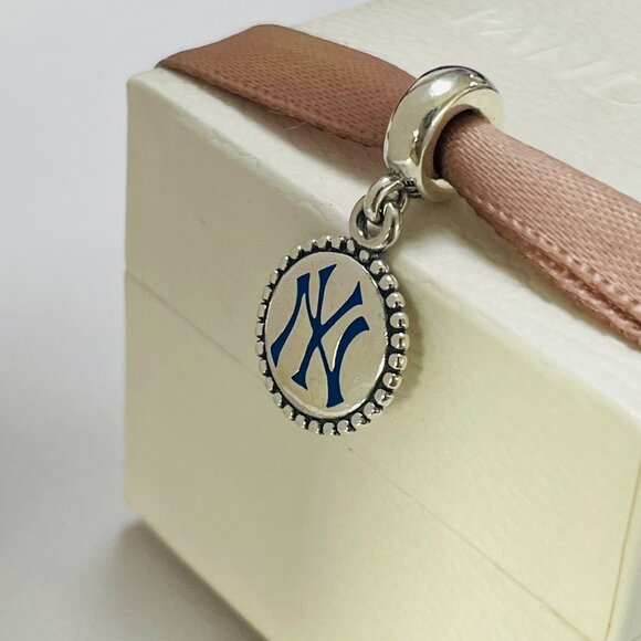 Pandora New York Yankees Charm Destination Charms Travel Destination Pendant - Picture 1 of 4